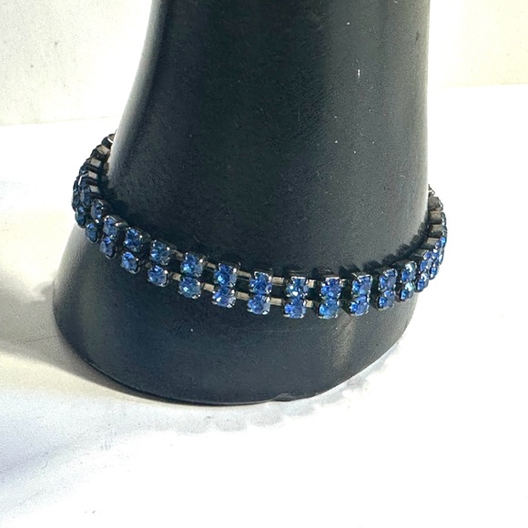 Y2K Blue Rhinestone Tennis Bracelet Double Row Classic Elegance 7.25 inch - Picture 1 of 5